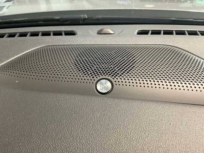 Ford Kuga Vignale FHEV AWD+elek. AHK+Pano+LED+B&O+Navi 