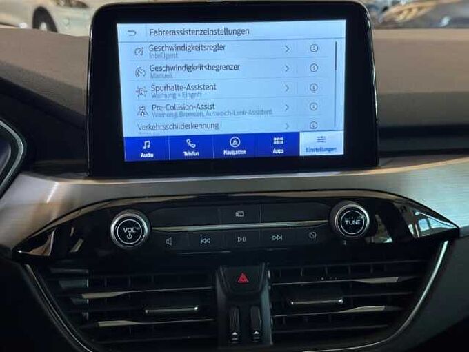 Ford Kuga Titanium+Automatik+AHK+Pano+Head-Up+Kamera 