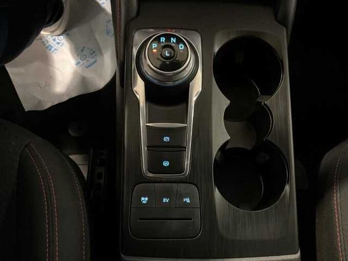 Ford Kuga Plug-In Hybrid ST-Line Winter-P. NAVI. PDC. RÜCKF.