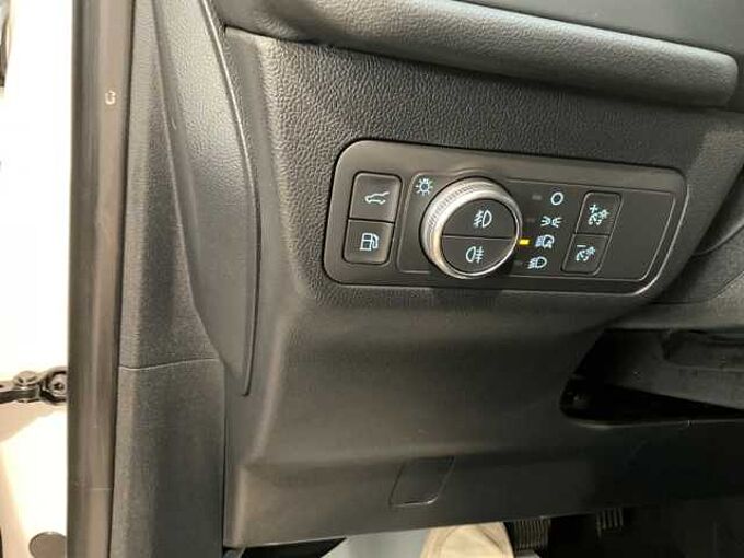 Ford Kuga Plug-In Hybrid Vignale elektr AHK. NAVI. R&Uuml;CKF. Winter-P 