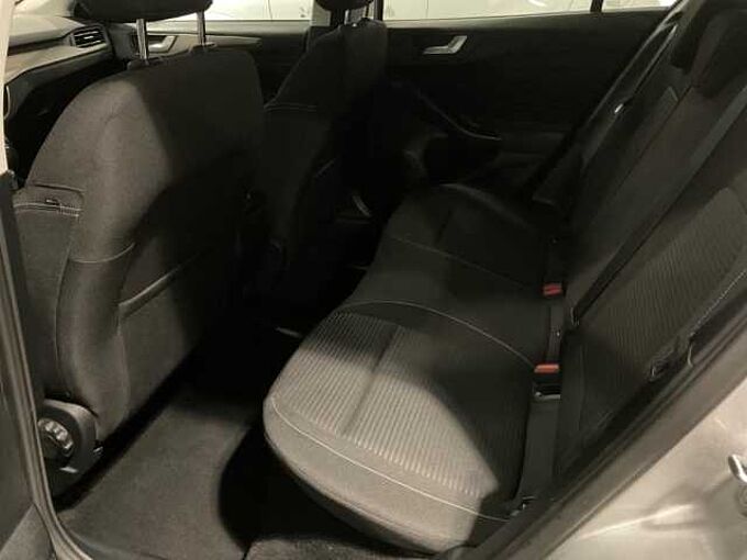 Ford Focus Turnier Titanium 4J Garantie R&Uuml;CKF. PDC NAVI. 