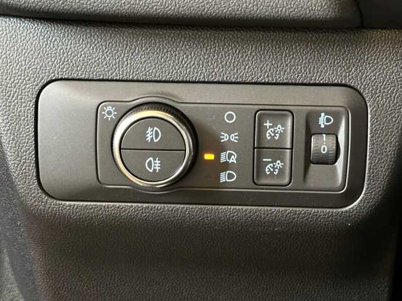 Ford Kuga Titanium 360-Grad-Kamera+LED-Scheinwerfer+Tempomat+Navi Titanium 360-Grad-Kamera+LED-Scheinwerfer+Tempomat+Navi