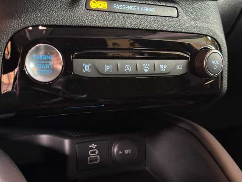 Ford Kuga Titanium 360-Grad-Kamera+LED-Scheinwerfer+Tempomat+Navi Titanium 360-Grad-Kamera+LED-Scheinwerfer+Tempomat+Navi