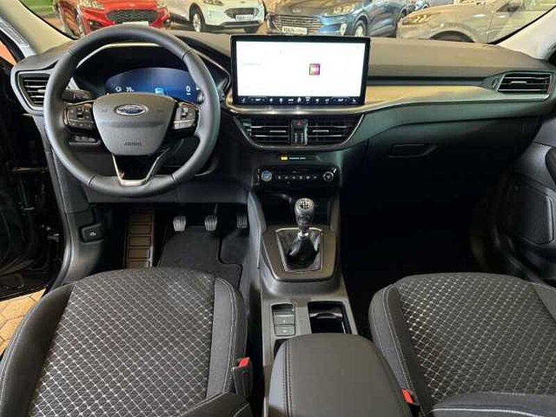 Ford Kuga Titanium 360-Grad-Kamera+LED-Scheinwerfer+Tempomat+Navi Titanium 360-Grad-Kamera+LED-Scheinwerfer+Tempomat+Navi