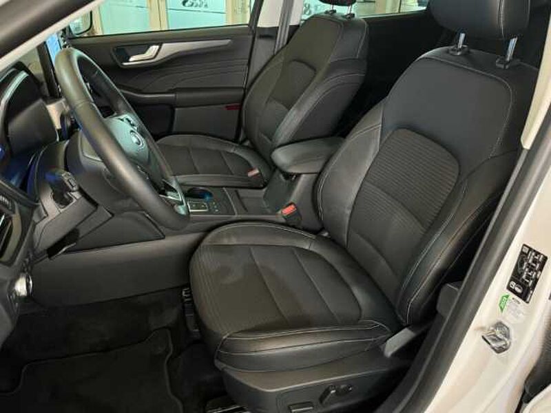 Ford Kuga Titanium X+5 Jahre Garantie*+Automatik+Navi Titanium X+5 Jahre Garantie*+Automatik+Navi