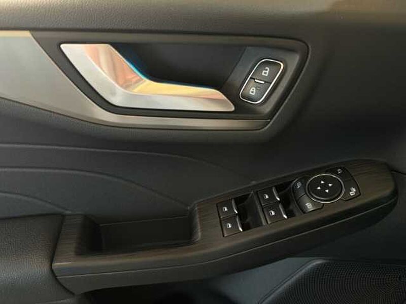 Ford Kuga Titanium X+5 Jahre Garantie*+Automatik+Navi Titanium X+5 Jahre Garantie*+Automatik+Navi