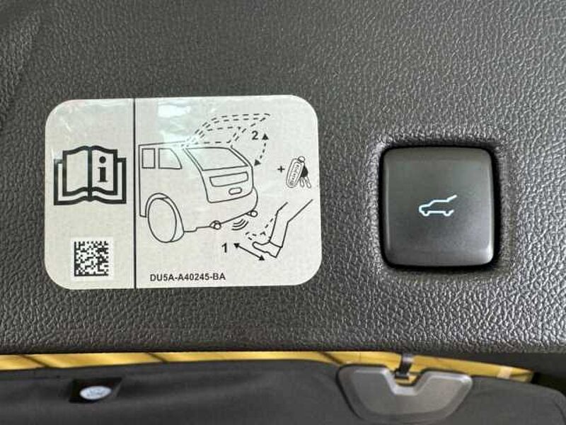 Ford Kuga Titanium X+5 Jahre Garantie*+Automatik+Navi Titanium X+5 Jahre Garantie*+Automatik+Navi