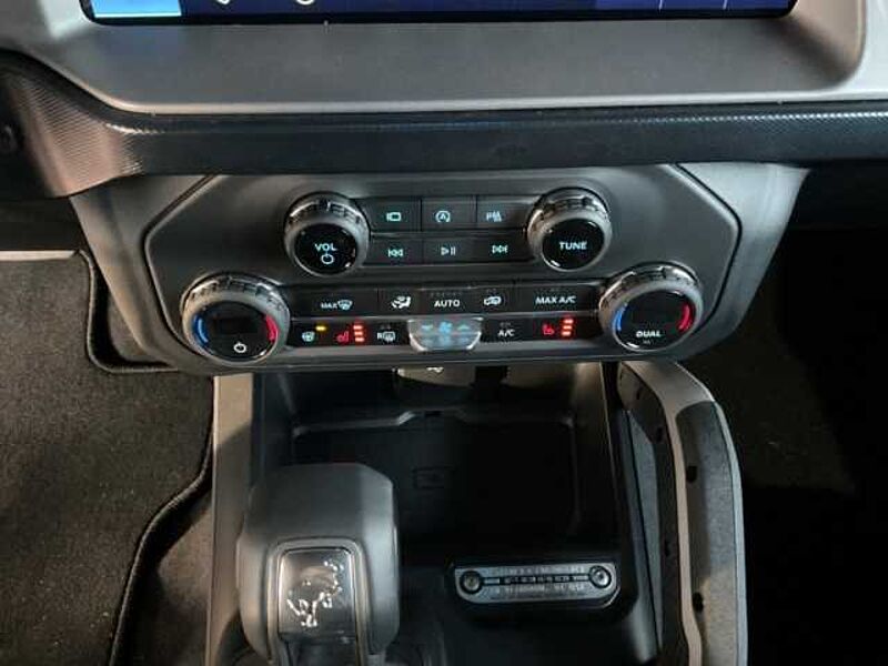 Ford Bronco OuterBanks 4x4 360°+KeyFree+Differential+Tempomat+LED OuterBanks 4x4 360°+KeyFree+Differential+Tempomat+LED