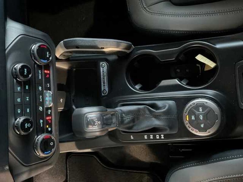 Ford Bronco OuterBanks 4x4 360°+KeyFree+Differential+Tempomat+LED OuterBanks 4x4 360°+KeyFree+Differential+Tempomat+LED