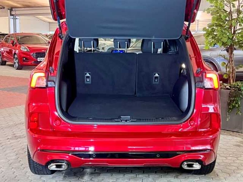 Ford Kuga ST-Line+Automatik+Pano+Navi+Key-Free+LED ST-Line+Automatik+Pano+Navi+Key-Free+LED