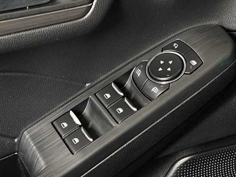 Ford Kuga Titanium+Automatik+Rückfahrkamera+Navi