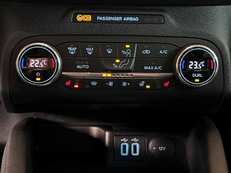 Ford Kuga Titanium+Automatik+Rückfahrkamera+Navi