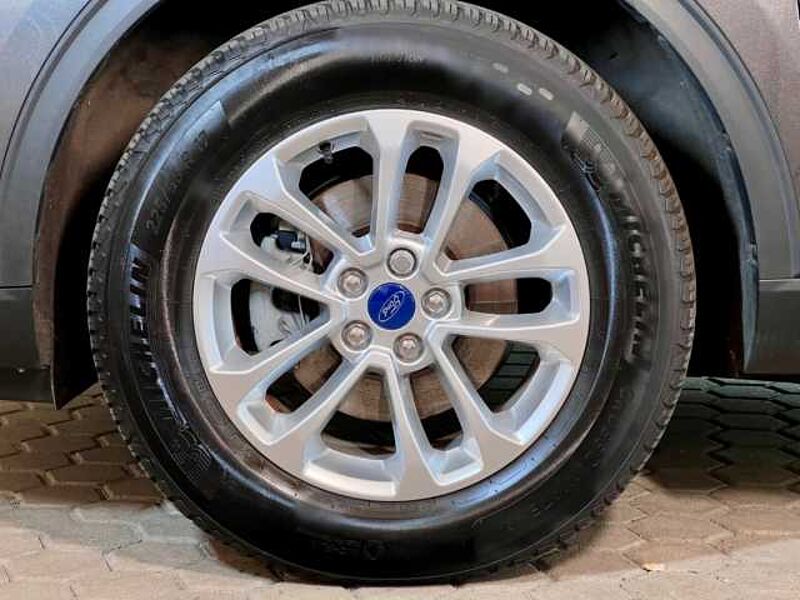 Ford Kuga Titanium+Automatik+Rückfahrkamera+Navi