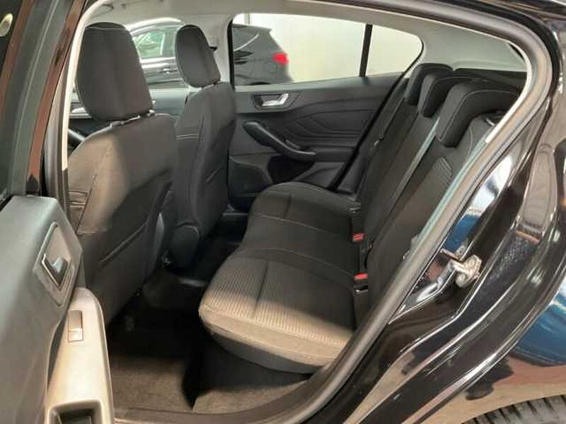 Ford Focus Titanium+Automatik+LED+Kamera+Navi+Sitzheizung