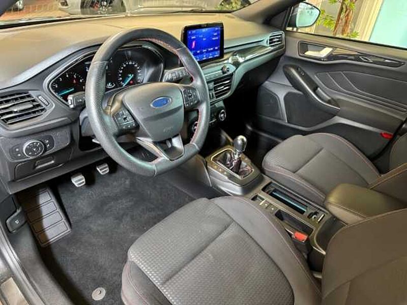 Ford Focus Turnier ST-Line+Navi+PDC+Key-Free+Klima