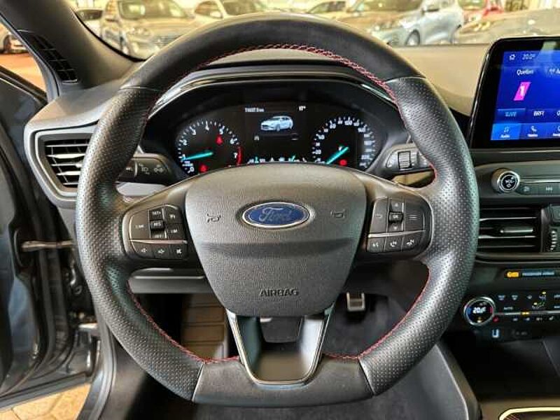 Ford Focus Turnier ST-Line+Navi+PDC+Key-Free+Klima