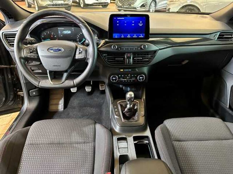 Ford Focus Turnier ST-Line+Navi+PDC+Key-Free+Klima
