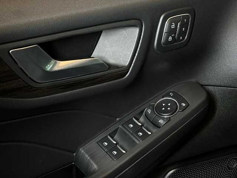 Ford Kuga Vignale+Automatik+Kamera+B&O+Head-Up+Navi