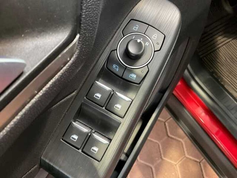 Ford Kuga Titanium+Automatik+elek. AHK+KeyFree+Kamera