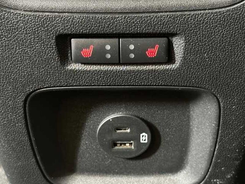 Ford Kuga Titanium+AHK+Rückfahrkamera+Navi+Key-Free