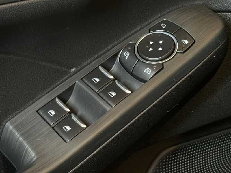 Ford Kuga Titanium+AHK+Rückfahrkamera+Navi+Key-Free