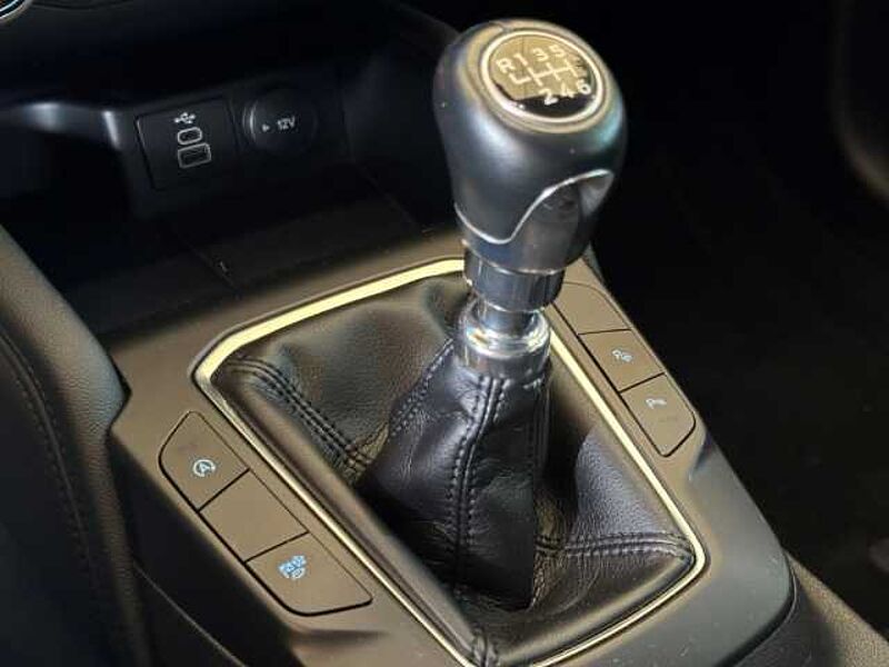 Ford Kuga Titanium+AHK+Rückfahrkamera+Navi+Key-Free