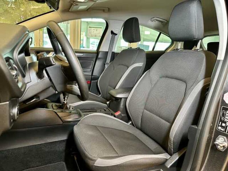 Ford Focus Cool&Connect+PDC+Klima+Lenkradheizung