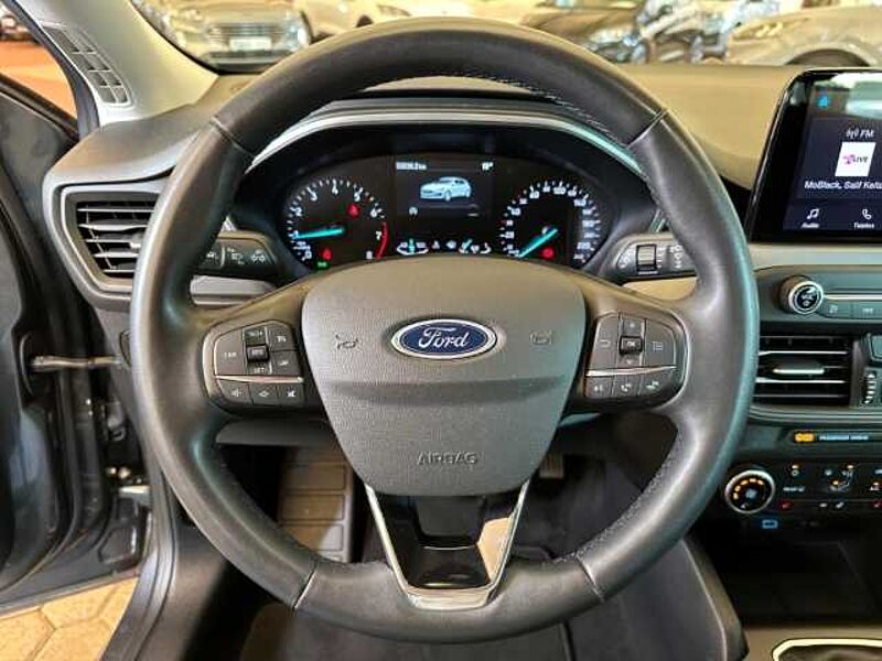 Ford Focus Cool&Connect+PDC+Klima+Lenkradheizung