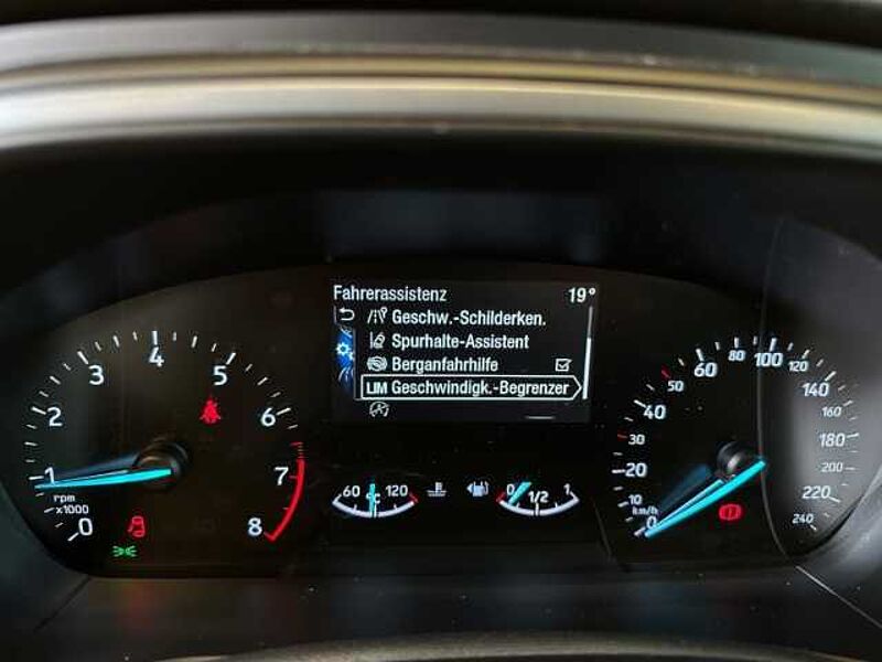 Ford Focus Cool&Connect+PDC+Klima+Lenkradheizung