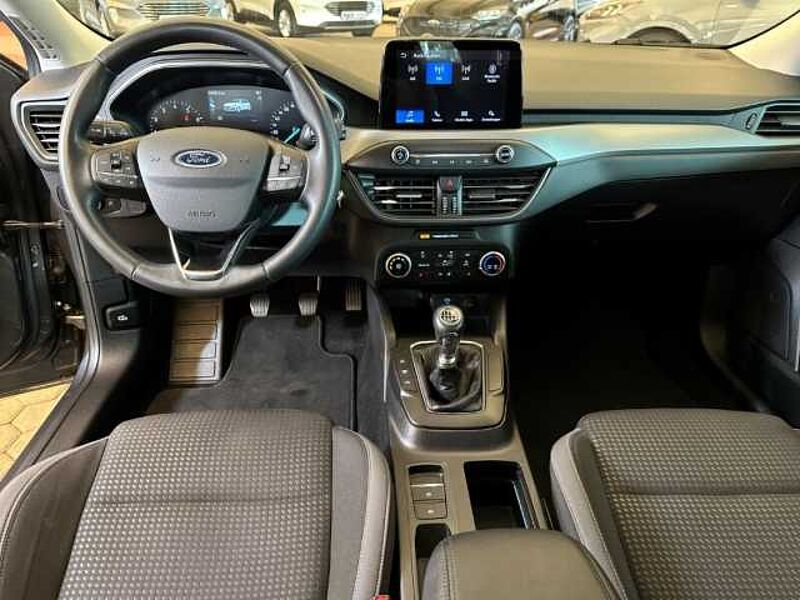 Ford Focus Cool&Connect+PDC+Klima+Lenkradheizung
