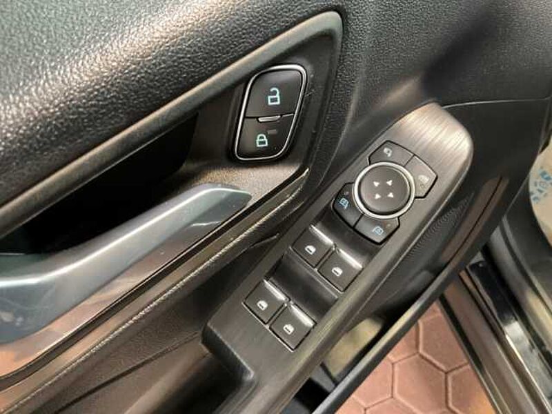 Ford Kuga Titanium X PHEV+elek. AHK+Pano+LED+B&O+KeyFree