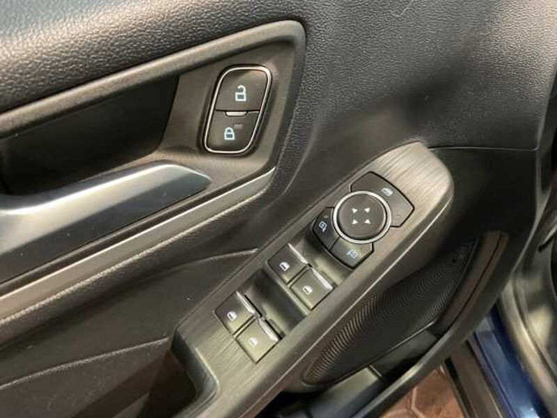 Ford Kuga Plug-In Hybrid 2.5 Cool & Connect NAVI. + PDC. Sitzheizung