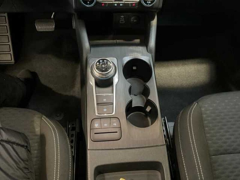 Ford Kuga Plug-In Hybrid 2.5 Cool & Connect NAVI. + PDC. Sitzheizung