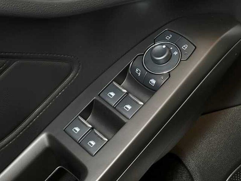 Ford Focus Titanium+5 J. Garantie*+Automatik+Kamera