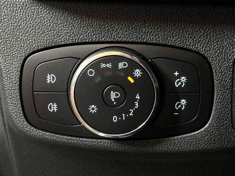 Ford Focus Titanium+5 J. Garantie*+Automatik+Kamera