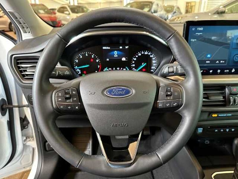 Ford Focus Titanium+5 J. Garantie*+Automatik+Kamera