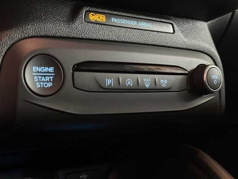 Ford Focus Titanium+5 J. Garantie*+Automatik+Kamera