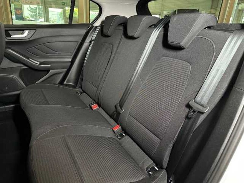 Ford Focus Titanium+5 J. Garantie*+Automatik+Kamera