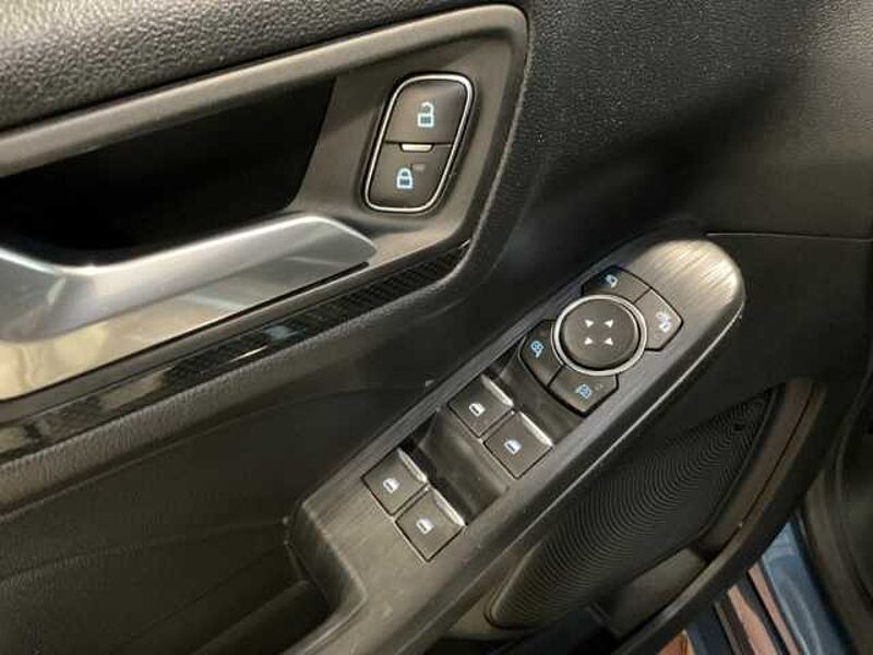 Ford Kuga ST-Line X PHEV+elek. AHK+Pano+Head-UP+Kamera