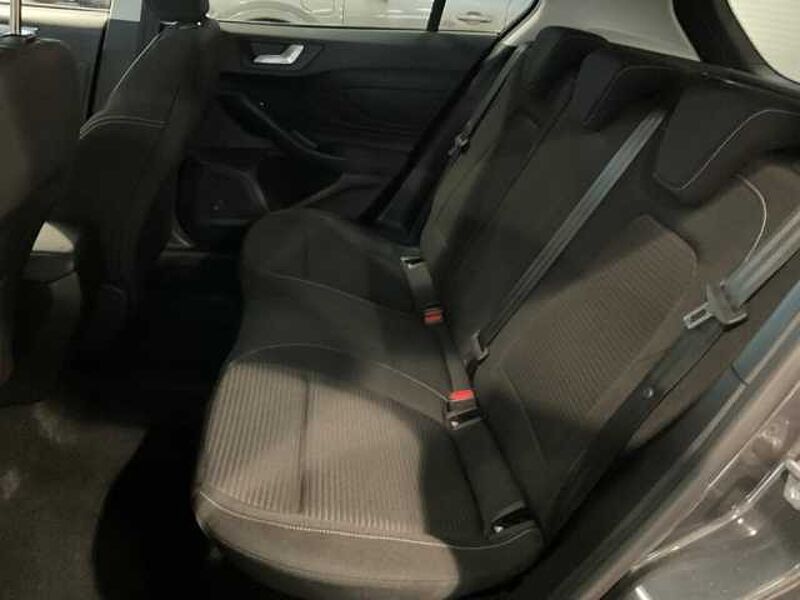 Ford Focus Titanium+Navi+LED+Kamera+KeylessGO+Sitzheizung