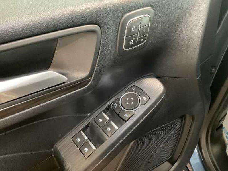 Ford Kuga Plug-In Hybrid Vignale PDC. RÜCKF. NAVI. Winter-P