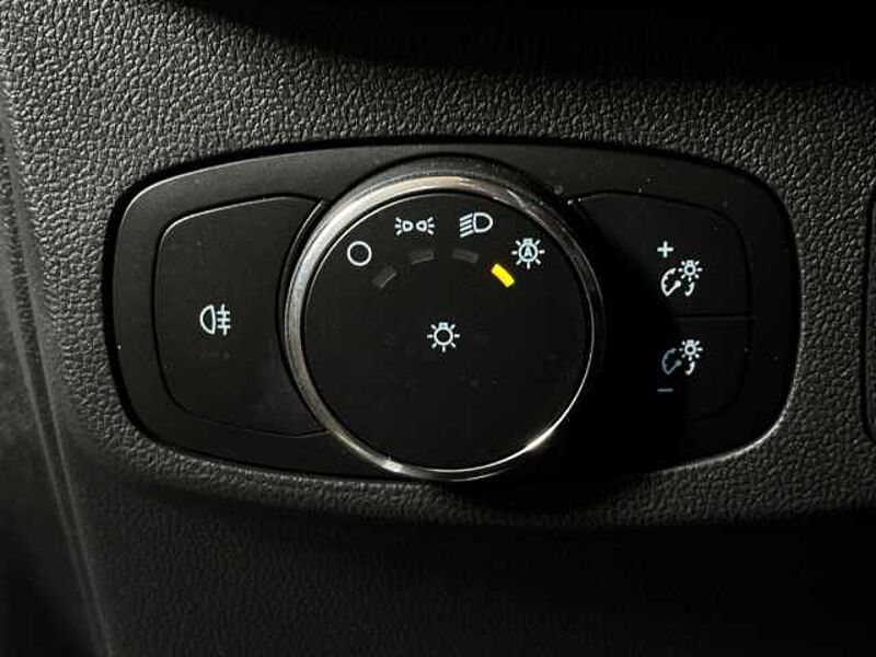 Ford Focus Titanium X+5J. Garantie*+Automatik+B&O