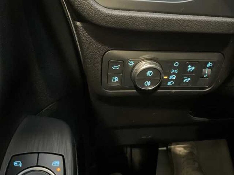 Ford Kuga ST-Line X NAVI. PDC. RÜCKF. Frontkamera + Sitzheizung