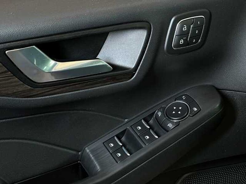 Ford Kuga Vignale+Automatik+AHK+B&O+Head-Up+Key-Free