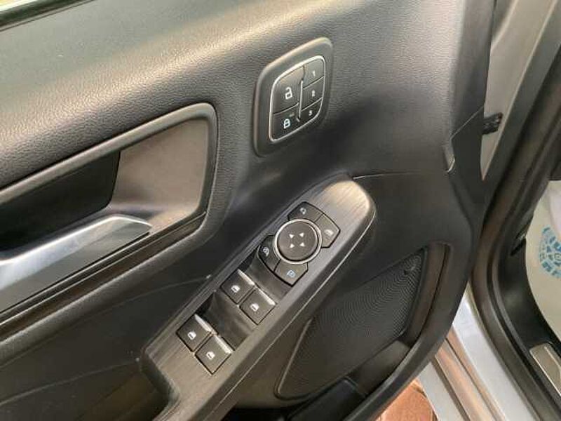 Ford Kuga Plug-In Hybrid Vignale NAVI. PDC. RÜCKF. Sitzheizung