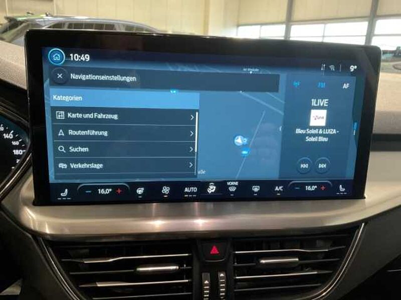 Ford Focus Titanium RÜCKF .PDC. NAVI. +4 Jahre Garantie