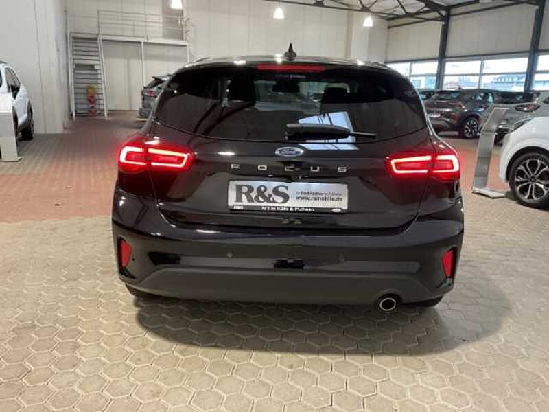 Ford Focus Titanium RÜCKF .PDC. NAVI. +4 Jahre Garantie