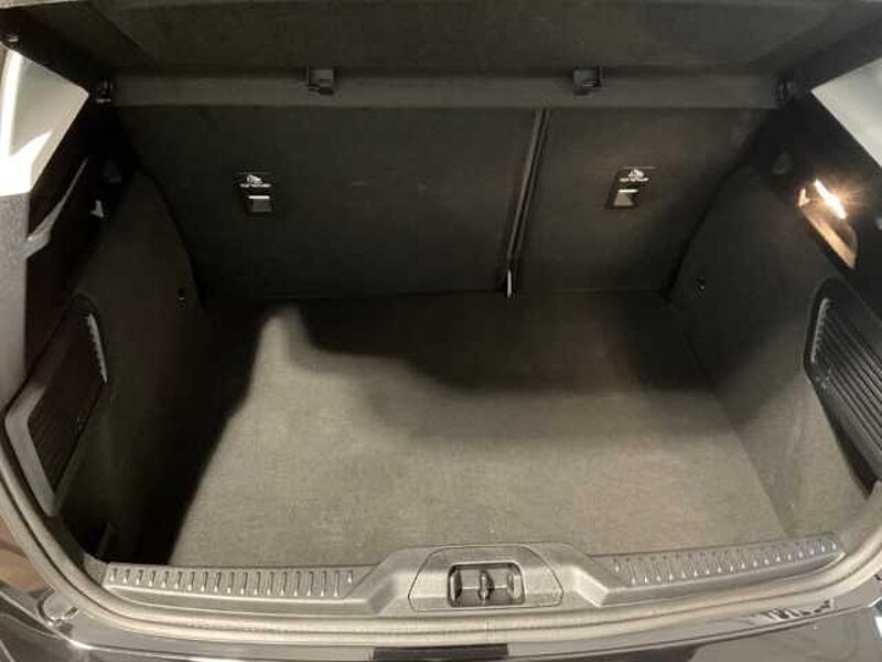 Ford Focus Titanium RÜCKF .PDC. NAVI. +4 Jahre Garantie