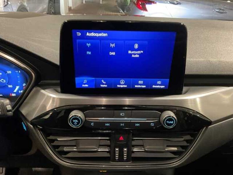 Ford Kuga Titanium FHEV AWD+Head-UP+KeyFree+Kamera