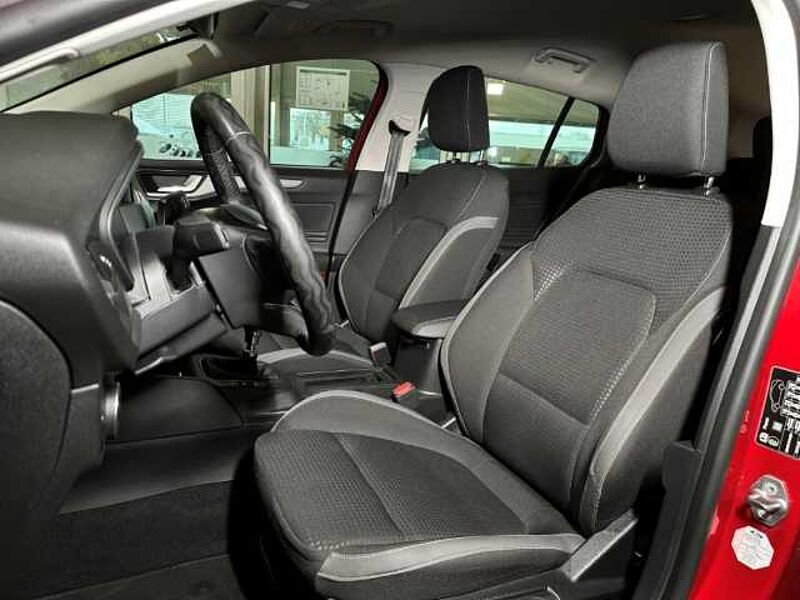 Ford Focus Cool&Connect+Parklpilot+Winter-P. +Tempo